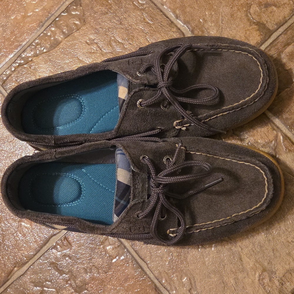 GUC Sperry Dark Grey Leather Blue Plaid Loafers